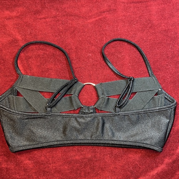 New, Black Strappy O-Ring Top - Picture 4 of 14
